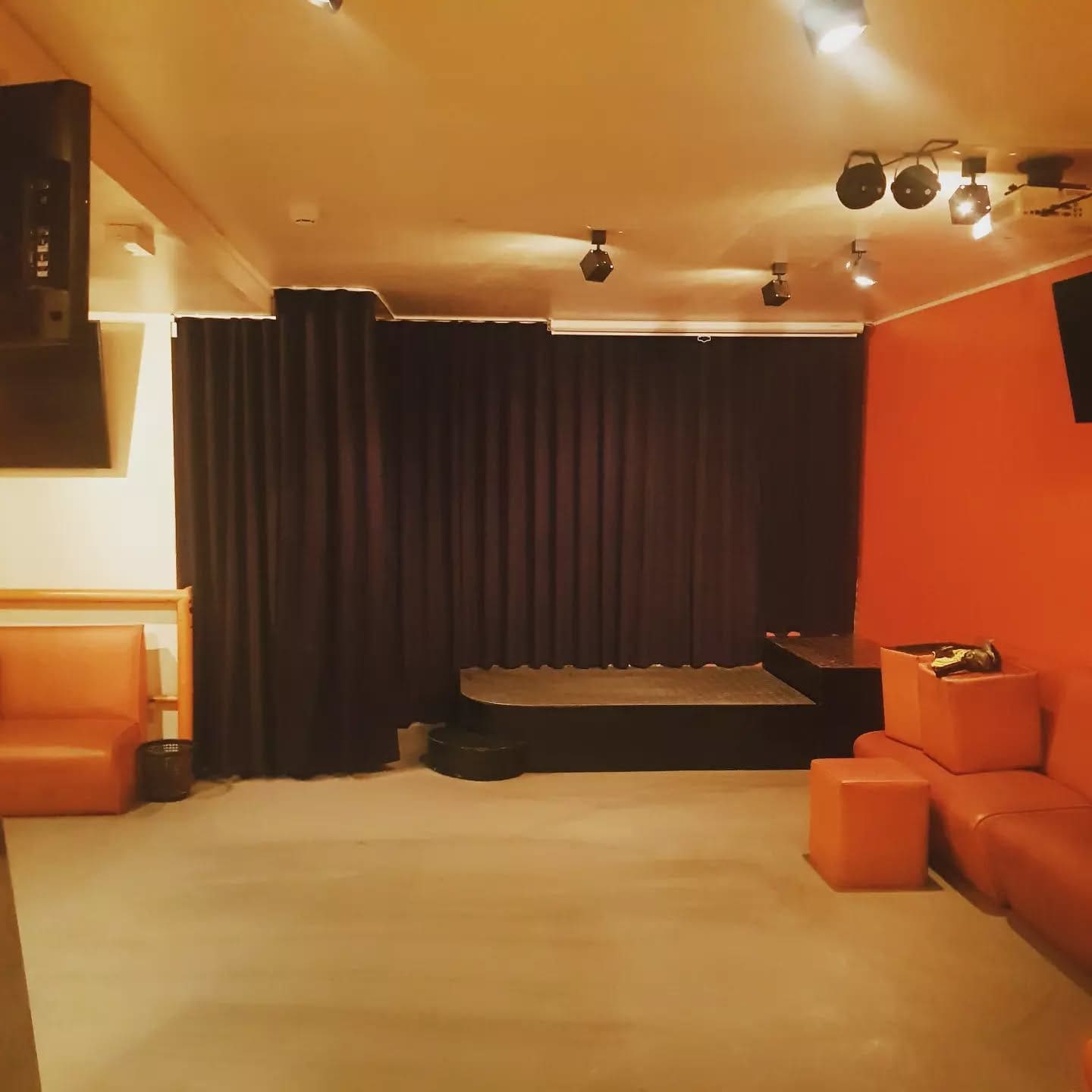 Almodobar — foto 3