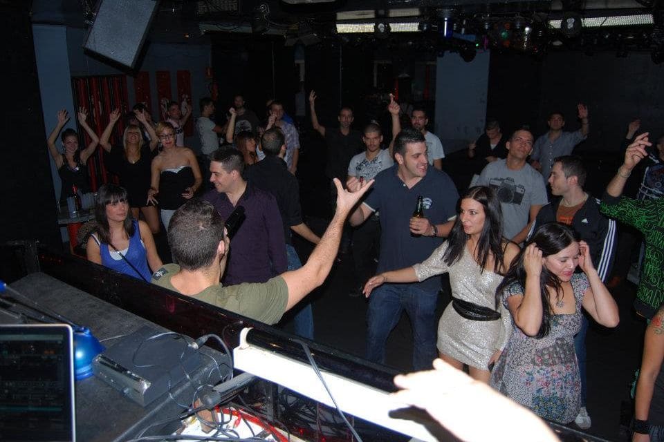 Lennon's Club